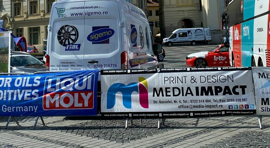 Autocolante, bannere și toate materialele publicitare necesare pentru Turul Ciclist al României, realizate cu design personalizat.